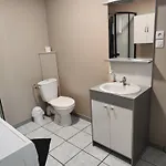 Le Des Hallais Nyaraló Bouelles