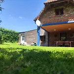 Le Des Hallais Nyaraló *